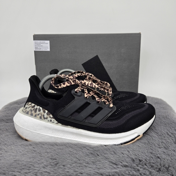 New adidas Ultra Boost Light Core Black Magic Beige Women's Shoes Size 7.5 - Picture 4 of 9